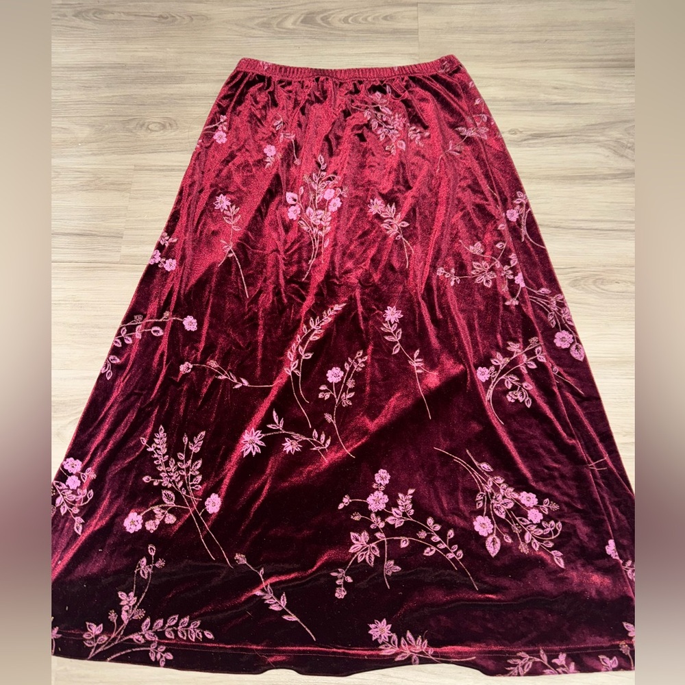 Women's Velvet Floral Maxi Skirt - Wine Red